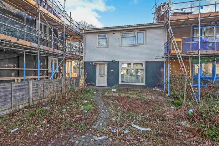 3 Bedroom Semi-Detached House For Sale In Horrell Road, Birmingham, B26