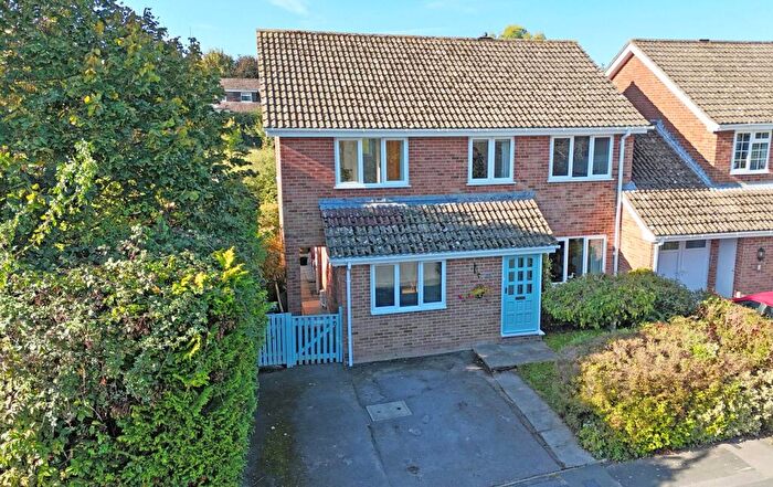 5 Bedroom Link Detached House For Sale In Stanford Rise, Sway, Lymington, Hampshire, SO41