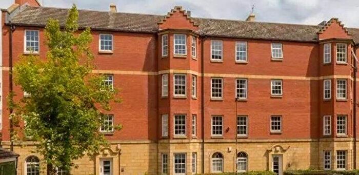 2 Bedroom Flat To Rent In Fox Street, Edinburgh, Midlothian, EH6