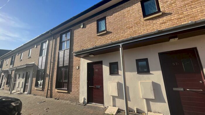 3 Bedroom House To Rent In Park Corner, Northampton, NN5