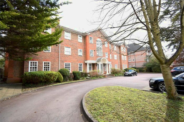1 Bedroom Flat To Rent In Ray Park Avenue, Maidenhead, Berkshire, SL6
