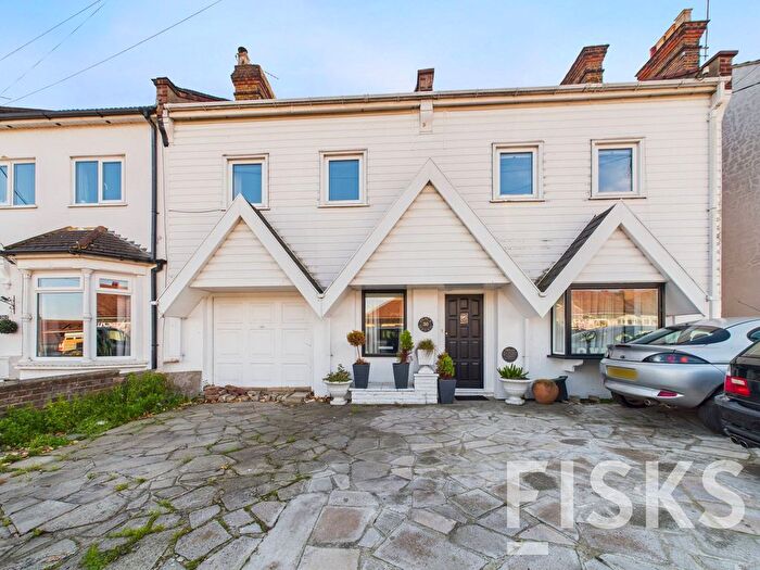 5 Bedroom End Terrace House For Sale In Church Road, Benfleet, SS7