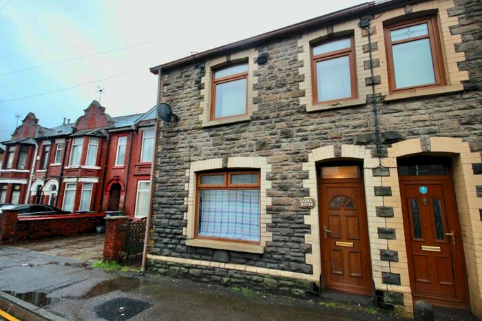 3 Bedroom Semi-Detached House For Sale In Freeholdland Road, Pontnewynydd, NP4