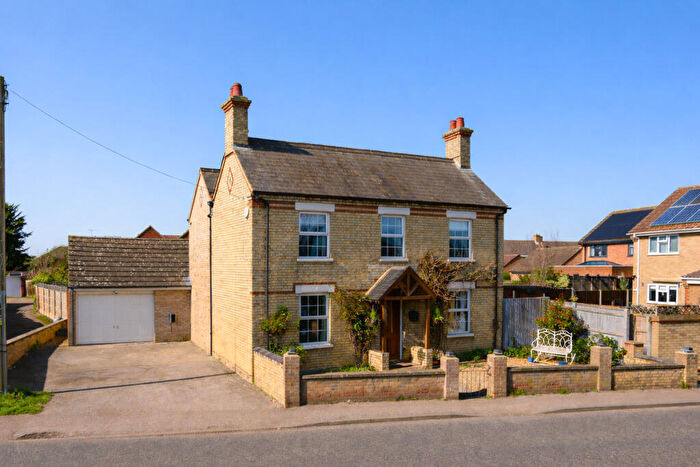 4 Bedroom Detached House For Sale In High Street, Langford, Biggleswade, SG18