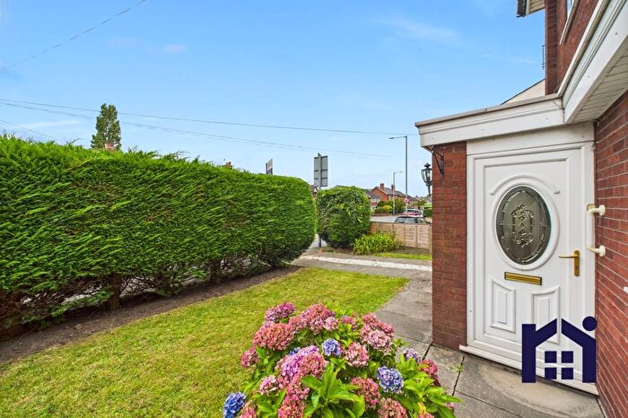 3 Bedroom Semi-Detached House For Sale In The Green, Eccleston, PR7