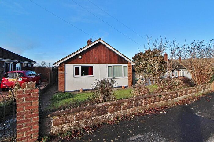 2 Bedroom Detached Bungalow For Sale In Ash Close, Cowplain, PO8