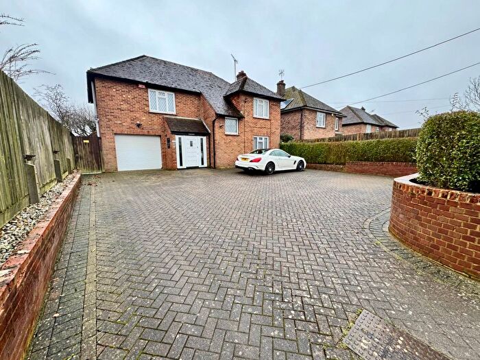 4 Bedroom Detached House For Sale In Feather Bower Road, Mersham, Ashford, Kent, TN25
