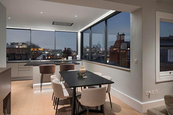 4 Bedroom Flat To Rent In De Vere Gardens, Kensington, W8