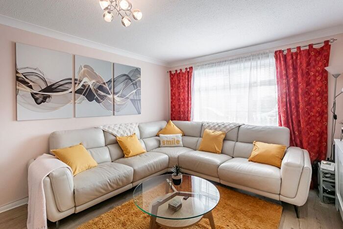 5 Bedroom Semi-Detached House For Sale In Cleekim Road, Edinburgh, EH15