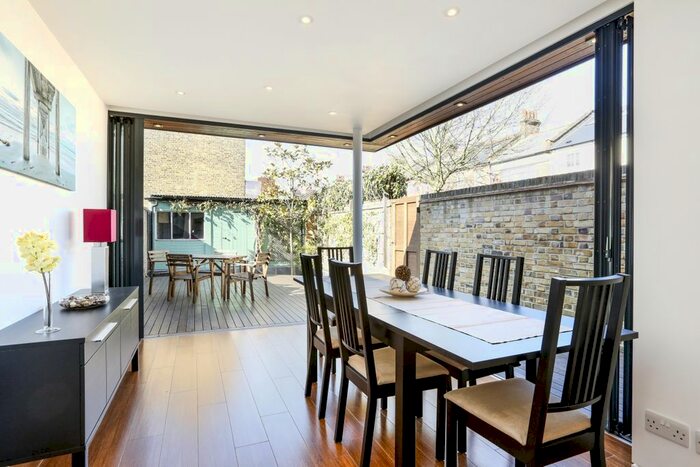 4 Bedroom Semi-Detached House To Rent In Dundonald Road, London, SW19