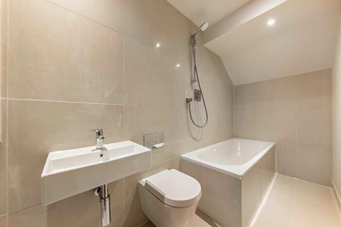 1 Bedroom Flat For Sale In Grove Vale, East Dulwich, SE22