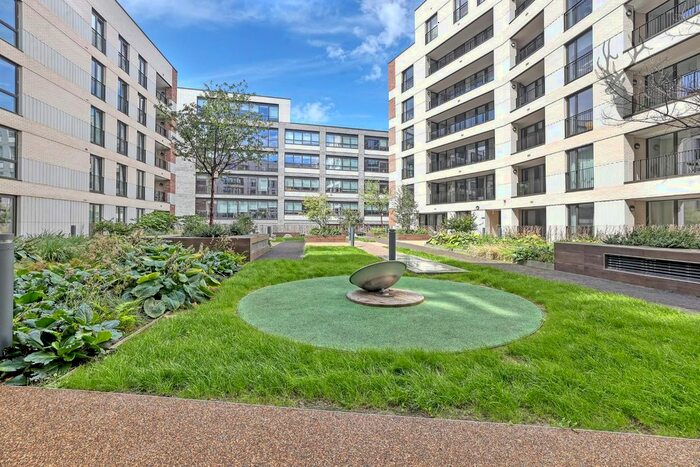 2 Bedroom Flat To Rent In Gorsuch Place, Shoreditch, London, E2