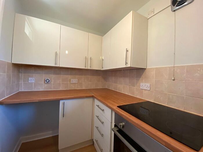 2 Bedroom Flat To Rent In Ashfell Court, Edge Lane, Chorlton, M21