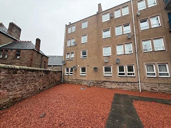 2 Bedroom Flat To Rent In Albert Street, Dundee, DD4