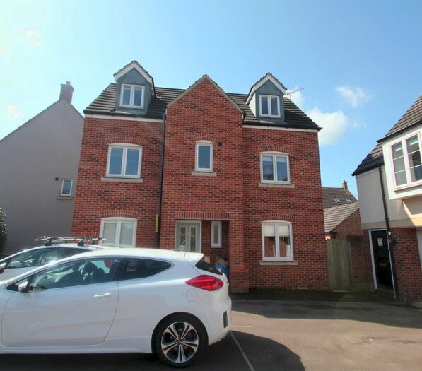 5 Bedroom Property To Rent In Halton Way, Kingsway, Gloucester, GL2