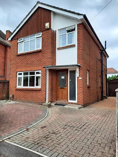 4 Bedroom House To Rent In Bedroom House In Winton, BH9