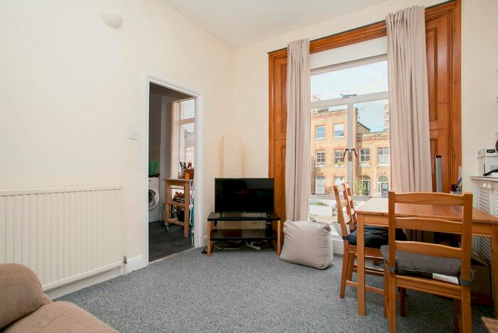 1 Bedroom Flat To Rent In Southgate Road, De Beauvoir, N1