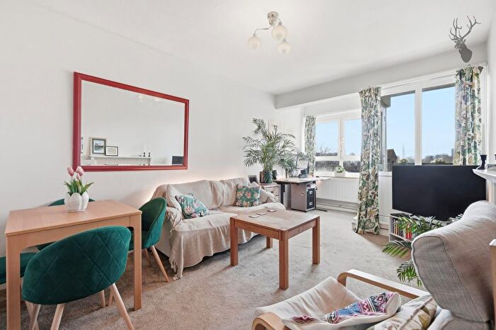 1 Bedroom Flat For Sale In Galveston House, Stepney Green, E1