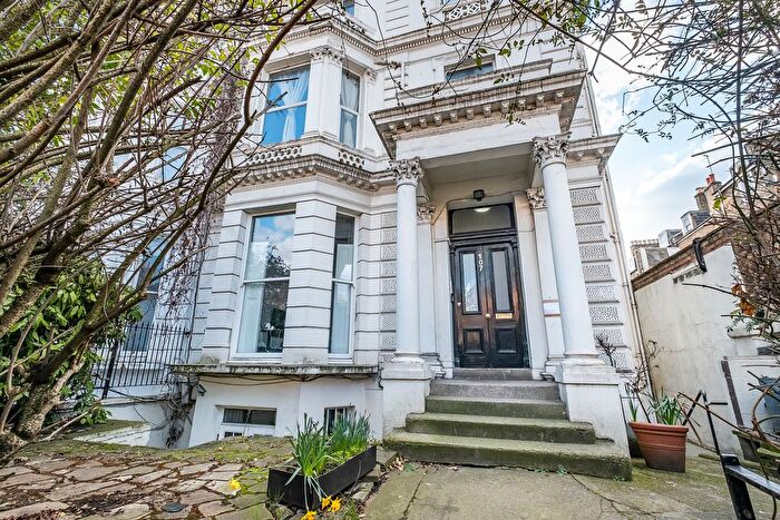 2 Bedroom Flat For Sale In Holland Road, London, W14