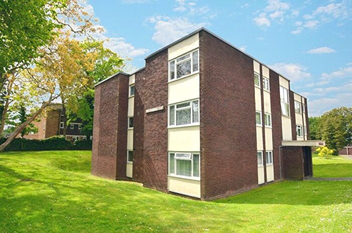 2 Bedroom Apartment To Rent In Stanley Road, Carshalton, SM5