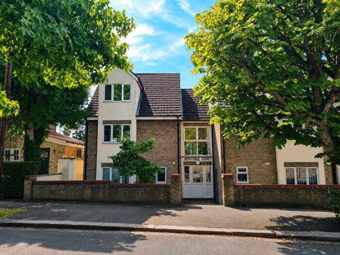 2 Bedroom Maisonette For Sale In Hermitage Court, Hillside Avenue, London, N11