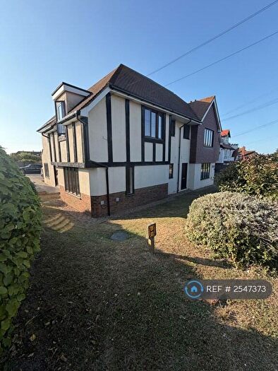 2 Bedroom Flat To Rent In Kingsgate Avenue, Broadstairs, CT10