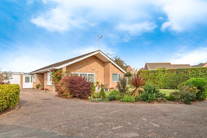 3 Bedroom Detached Bungalow For Sale In Swafield Rise, North Walsham, NR28