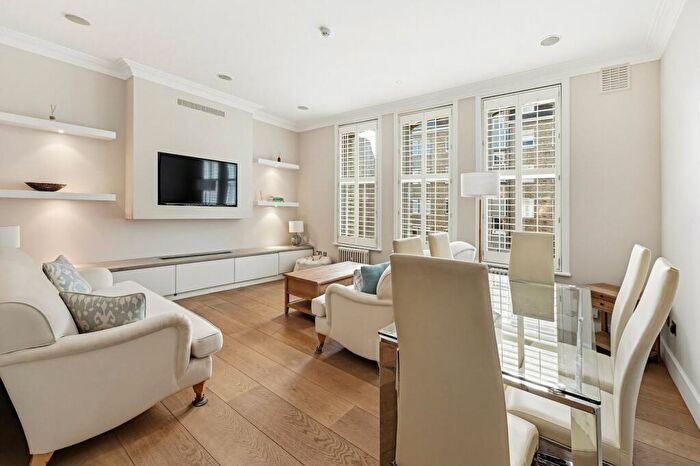2 Bedroom Flat For Sale In Elm Park Gardens, Chelsea, SW10