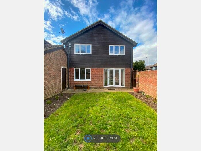4 Bedroom Detached House To Rent In Milton Drive, Newport Pagnell, MK16