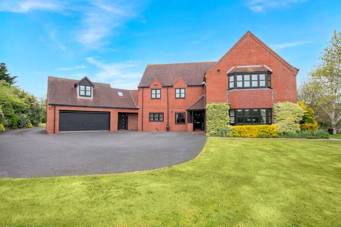5 Bedroom Detached House For Sale In Willow Lane, Beckingham, Doncaster, DN10