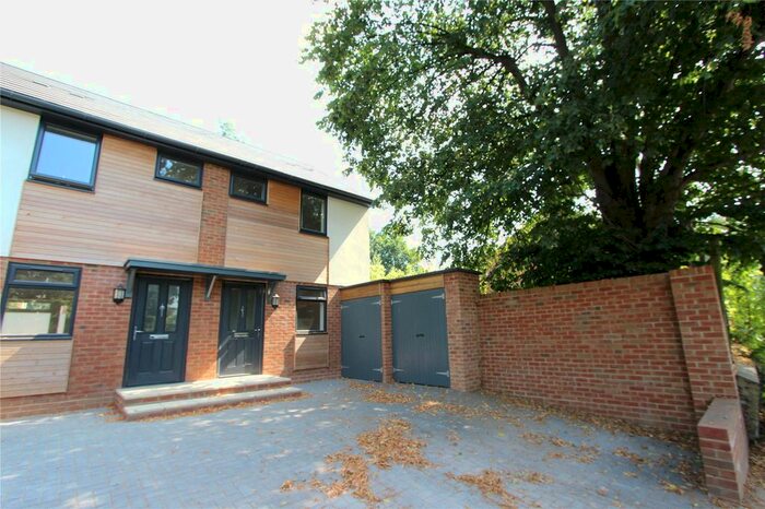2 Bedroom Semi-Detached House To Rent In Howards Grove, Southampton, Hampshire SO15