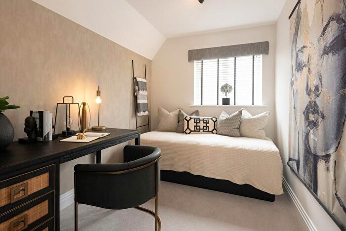 3 Bedroom End Of Terrace House For Sale In Donald Campbell Way, Off Buckler Ride, Crowthorne, RG45