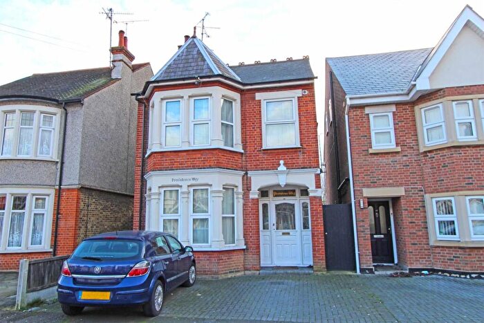 3 Bedroom Detached House To Rent In Boscombe Road, Southend On Sea, SS2