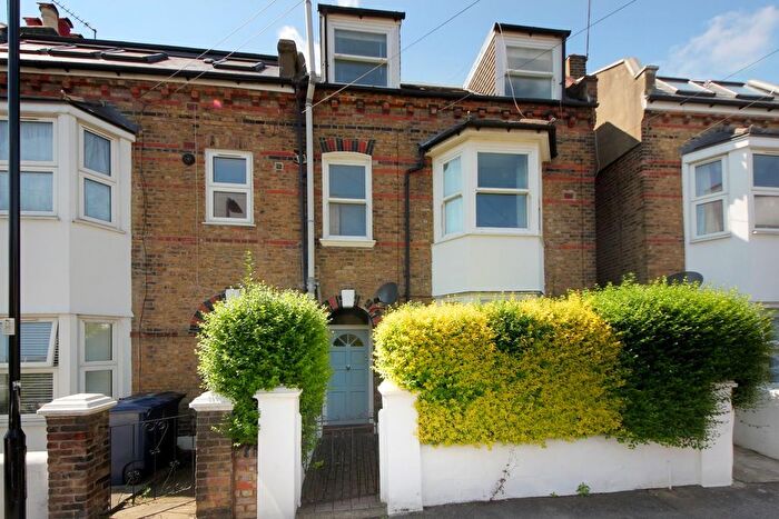 2 Bedroom Flat To Rent In Kirchen Road, London, W13