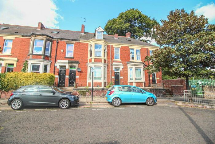 3 Bedroom Ground Flat To Rent In Helmsley Road, Newcastle Upon Tyne, NE2