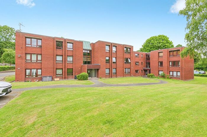 2 Bedroom Flat To Rent In Bowlas Avenue, Four Oaks, B74