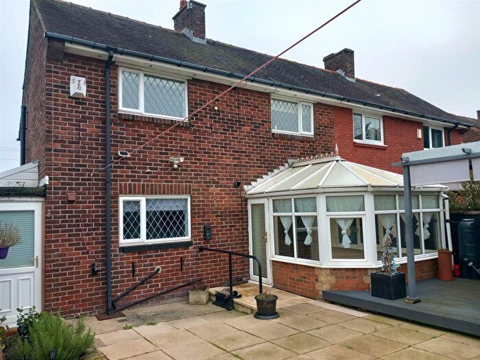 2 Bedroom House To Rent In Ridgeway, Huddersfield, HD5