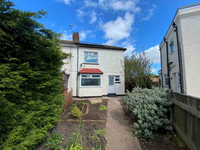 3 Bedroom Semi-Detached House To Rent In Easton Avenue, Hull, HU8