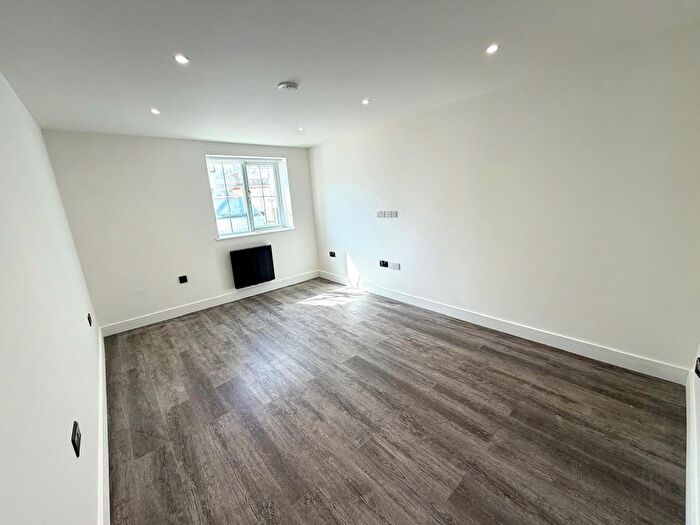 2 Bedroom Flat To Rent In Greenhill Lane, Alfreton, DE55