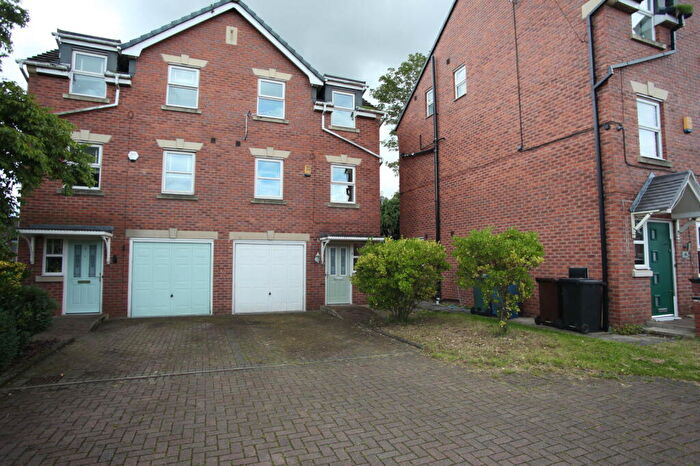 4 Bedroom Semi-Detached House To Rent In Gilliburns Fold, Worsley, Manchester, M28