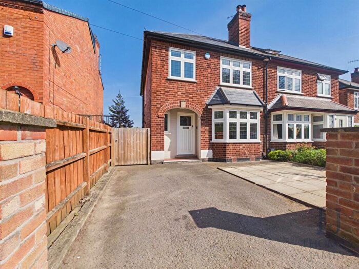 3 Bedroom Semi Detached House For Sale In Easthorpe Street, Ruddington, Nottingham, NG11