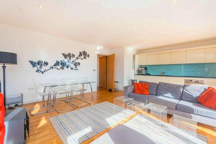 2 Bedroom Flat To Rent In Provost Street, Old Street, London, N1