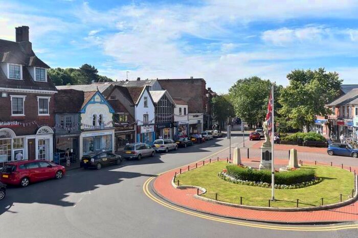 1 Bedroom Apartment To Rent In The Broadway, Chesham, HP5