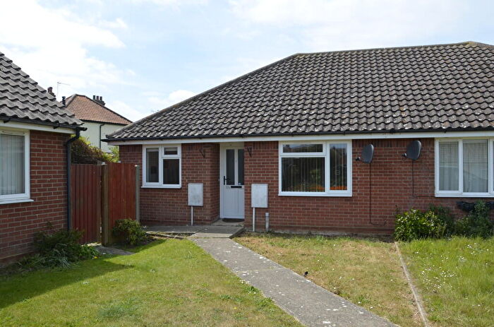 3 Bedroom Semi-Detached Bungalow For Sale In Gosford Way, Felixstowe, IP11