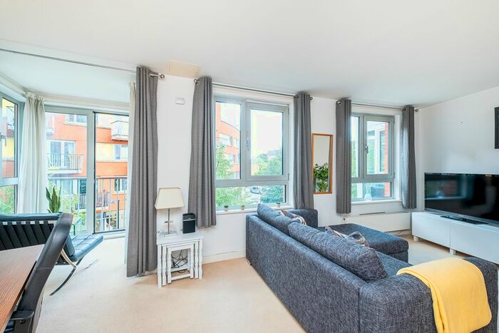 1 Bedroom Flat To Rent In Buckler Court, Eden Grove, London, N7