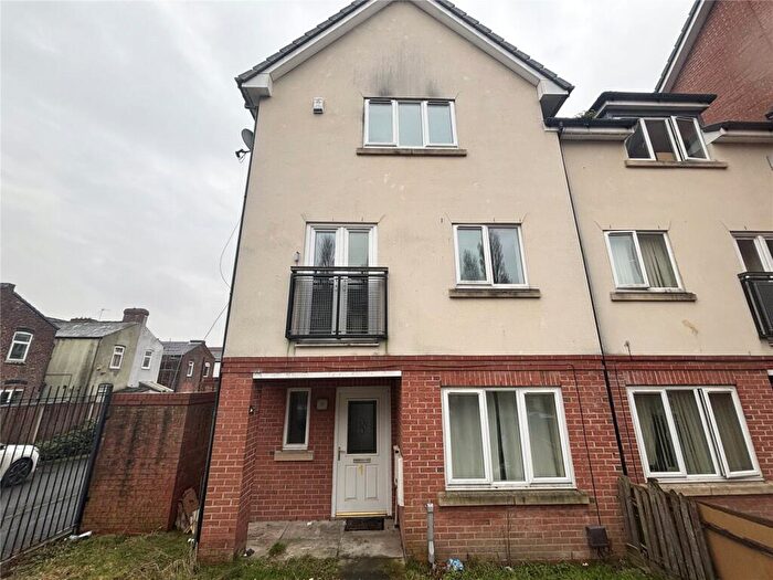 4 Bedroom Semi-Detached House To Rent In Parsons Way, Moston, Manchester, M9