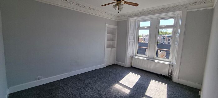 2 Bedroom Flat To Rent In Strathmartine Road, Dundee, DD3