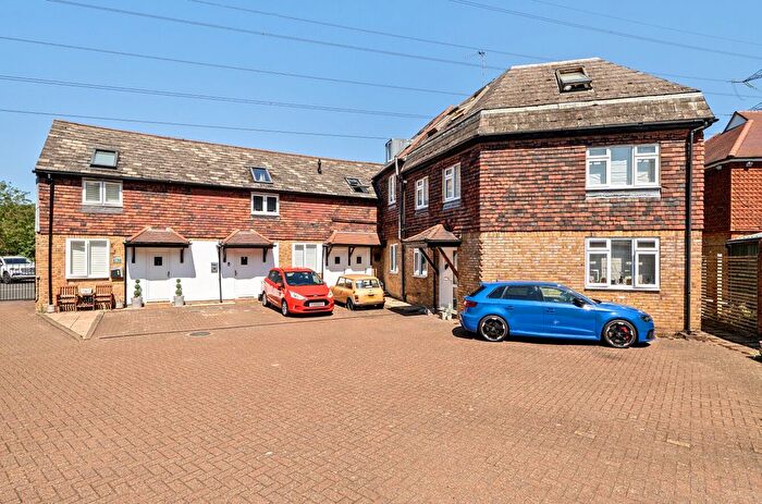 1 Bedroom Flat For Sale In Rushmore Hill, Pratts Bottom, Orpington, Kent, BR6