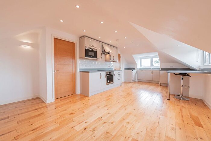 1 Bedroom Flat To Rent In Peartree Avenue, Bitterne, Southampton, SO19