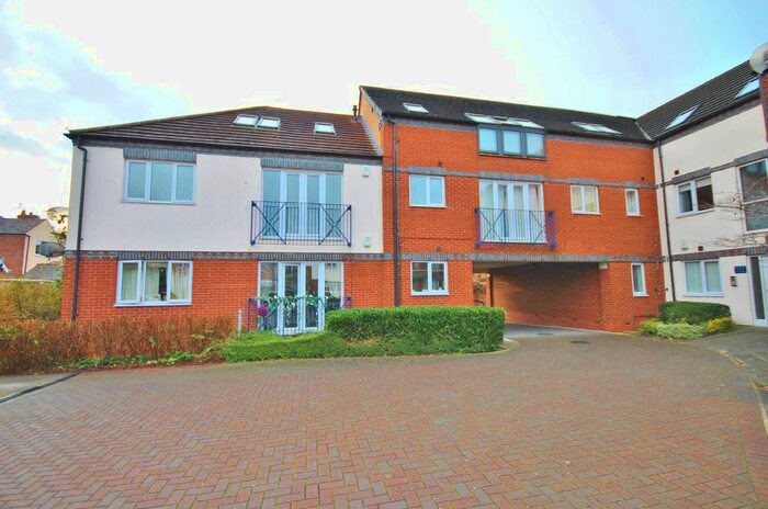 2 Bedroom Flat To Rent In Edward Court, West Bridgford, Nottingham, Nottinghamshire, NG2